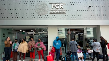 Colectivos de desaparecidos de Michoacán, Veracruz y Colima toman la FGR para denunciar falta de atención: “Necesitamos fiscales autónomos”