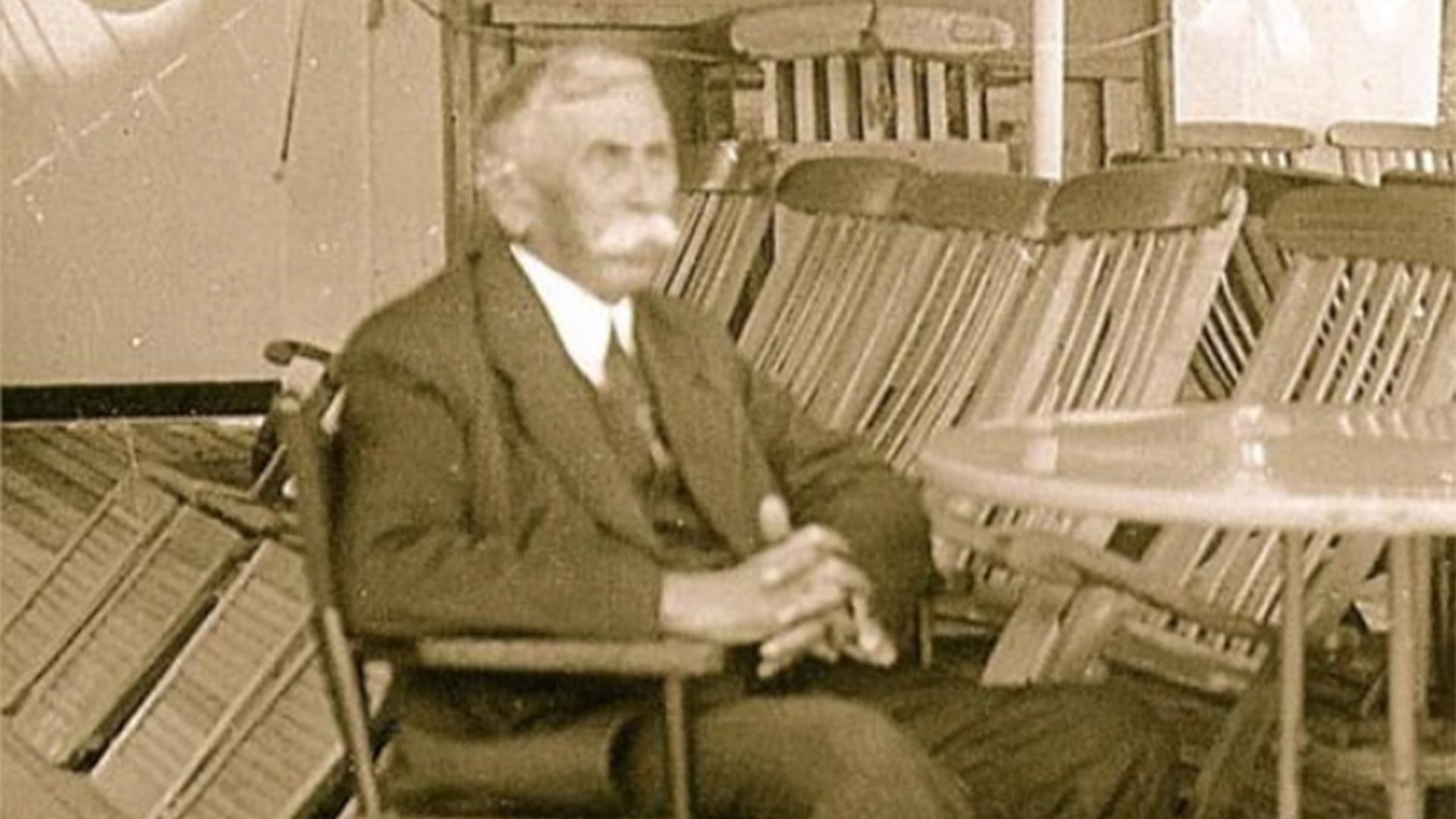 El matemático mexicano Mauro Graciano Ricalde calculó la órbita del cometa Halley (UNAM)