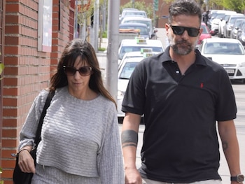 Almudena Cid y su novio,