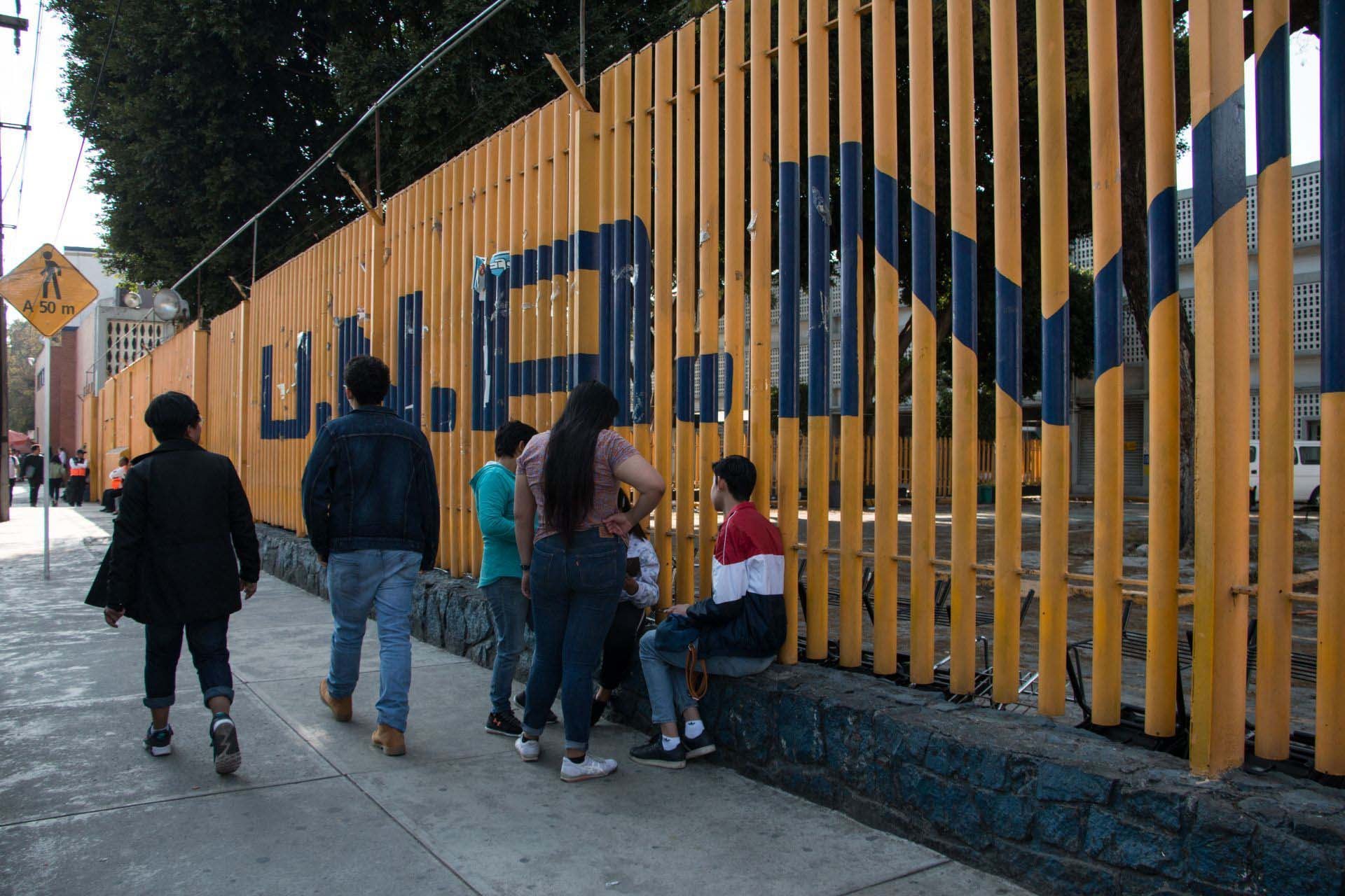 Encapuchados ingresan a la Prepa 1 de la UNAM; exigen que se cumplan sus demandas