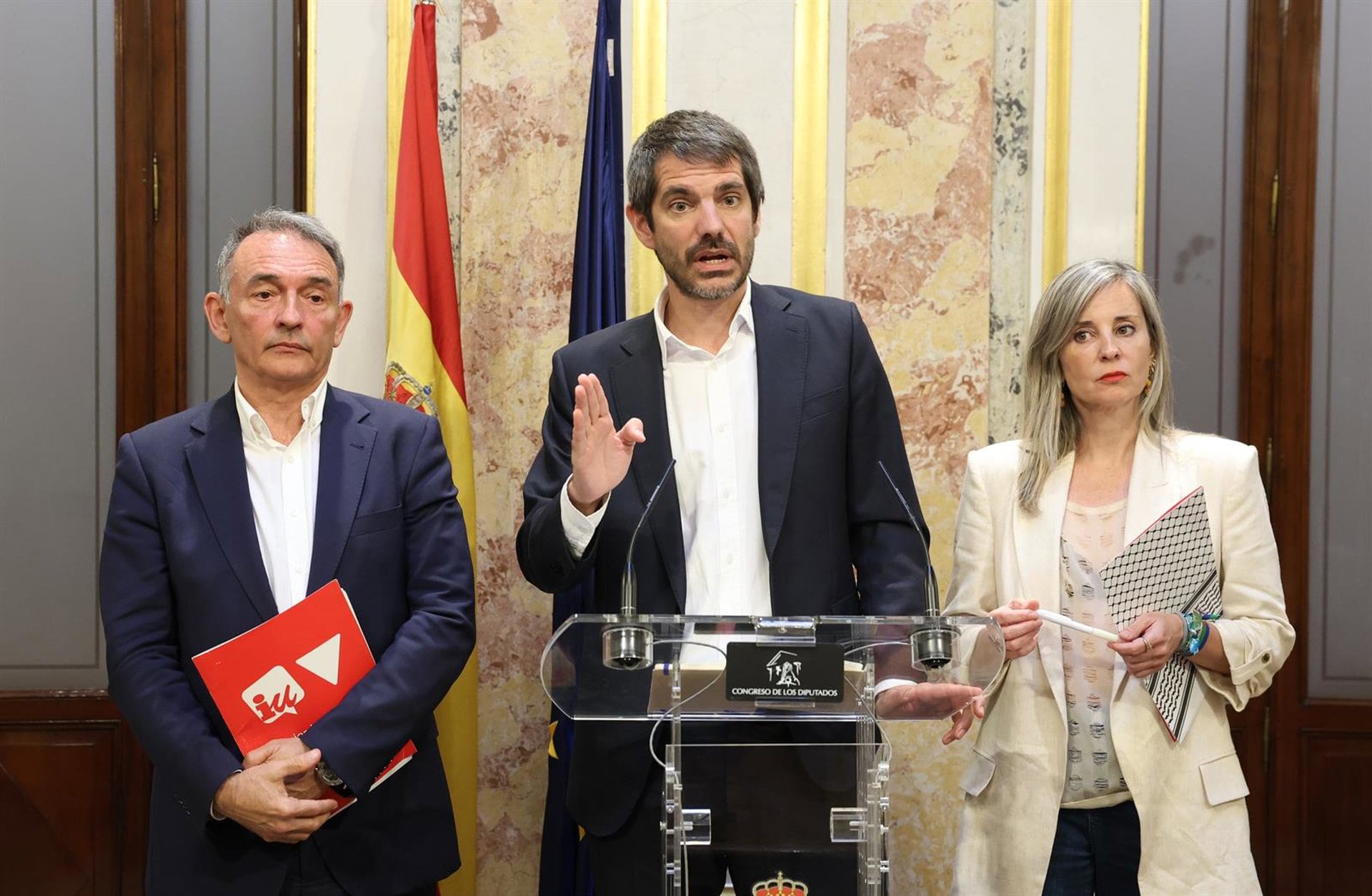 El Gobierno vuelve a paralizar el decreto de alquileres para negociar con los grupos después del verano