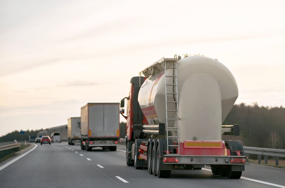 Con el diésel acumulando una variación de más de 40% desde comienzos del año para los vehículos pesados, el combustible vuelve así a ocupar un lugar central en la relación entre transportistas y cargadores (Foto: Shutterstock)