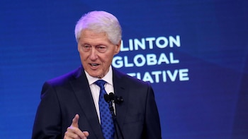 El expresidente Bill Clinton reclama