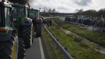 Tractoristas cortan de nuevo la