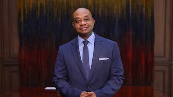 Luis Gilberto Murillo asumió como