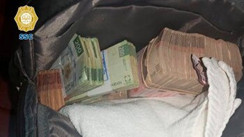 detenidos en posesión de un millón de pesos (Foto: SSC)