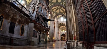 Dentro de la Catedral hay