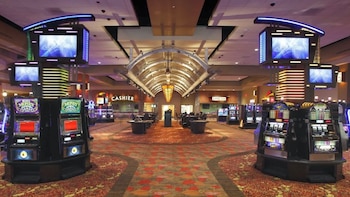 Fingió ser líder tribal, estafó