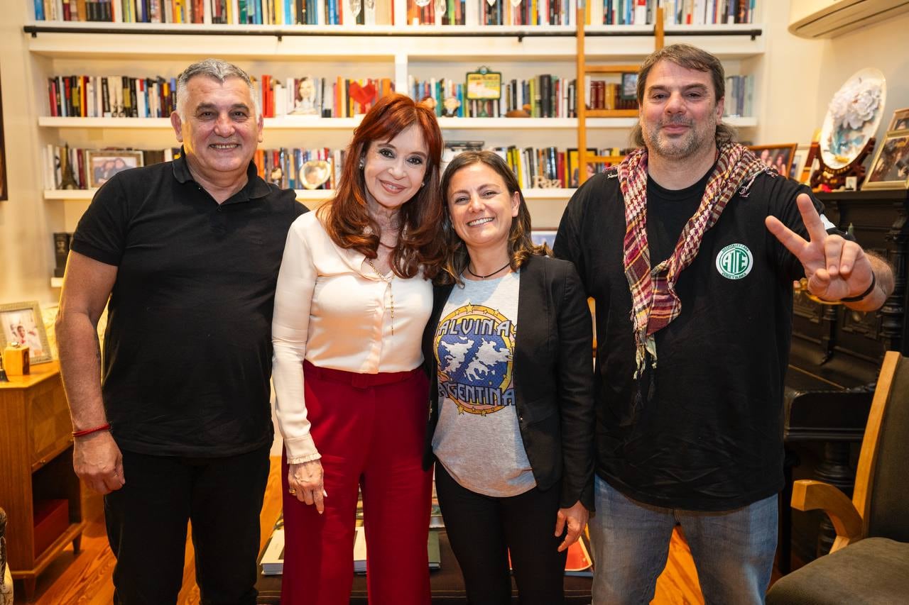 Cristina Kirchner, junto a los sindicalistas Paco Manrique, Vanesa Siley y Daniel Catalano