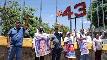 Padres de los 43 normalistas de Ayotzinapa exigen que Ángel Aguirre permanezca el resto de su vida en prisión