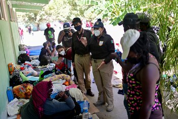 Los haitianos, hasta el momento,