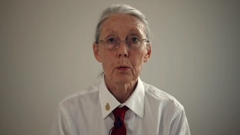 “Los poemas no purifican a nadie”: Anne Carson, la escritora que convirtió la incomodidad en un método literario