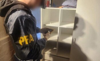 Allanamientos en todo el país que incluyeron a Santiago dejan 14 detenidos por pornografia infantil - Image 3