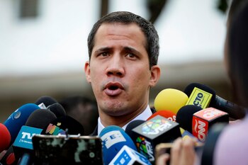 Guaidó rechaza "ley antibloqueo" y acusa a Maduro de querer "saquear" el país