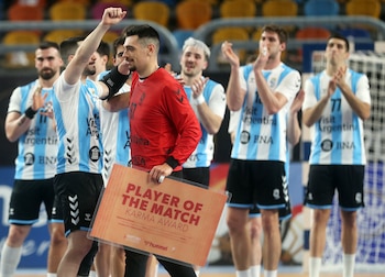 Los jugadores argentinos celebran tras