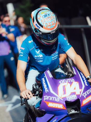 El argentino se lució en una moto de Prima Pramac (@AlpineF1Team)