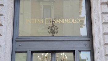 Intesa Sanpaolo espera alcanzar en 2029 unos 2.900 millones en sinergias con la adquisición de MPS