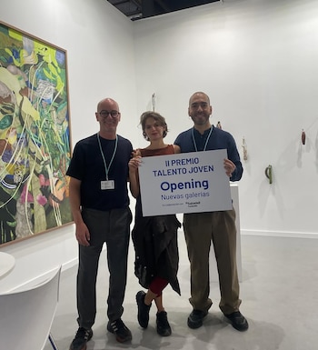 Julia Padilla junto a los