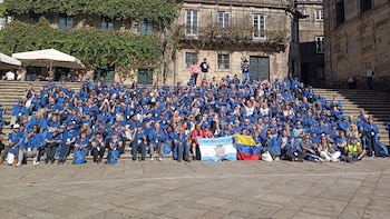 La Xunta recibe a más de 200 gallegos residentes en el exterior que se reencuentran con la comunidad después de décadas