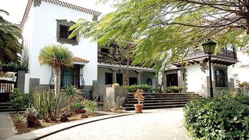 Residencia Presidencial del Gobierno de Canarias, en Ciudad Jardín, Las Palmas de Gran Canaria (Navarro + Masanet Arquitectos)