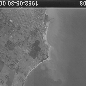 La Base Naval Mar del Plata (y parte de la ciudad) el 30 de mayo de 1982. La vigilancia satelital incluyó tanto el continente como las islas y, asimismo, siguió los años posteriores