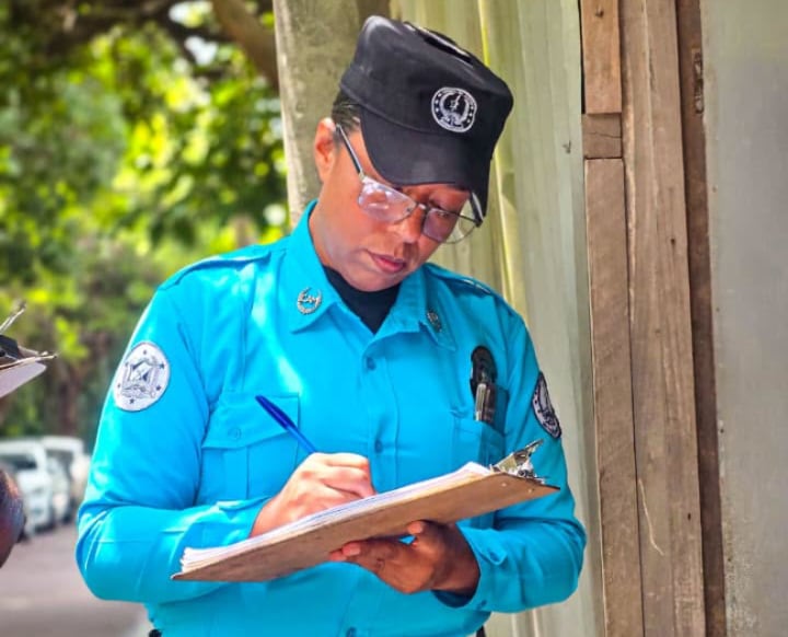 La Alcaldía de San Salvador Centro impuso más de 500 multas en cuatro meses por arrojar desechos sólidos en horarios o puntos no permitidos. (Foto cortesía Alcaldía de San Salvador)
