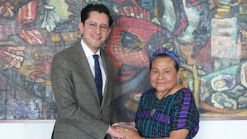 SRE da cargo de alto rango a Rigoberta Menchú en Política Exterior de México