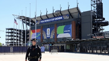 La policía de Filadelfia suma cámaras corporales con traducción en vivo para hablar con turistas en el Mundial