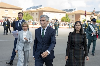 El ministro del Interior, Fernando Grande-Marlaska, a su llegada al acto de la jura de bandera de los integrantes de la 131ª promoción de la Academia de Cabos y Guardias de Baeza (Manu / Europa Press)