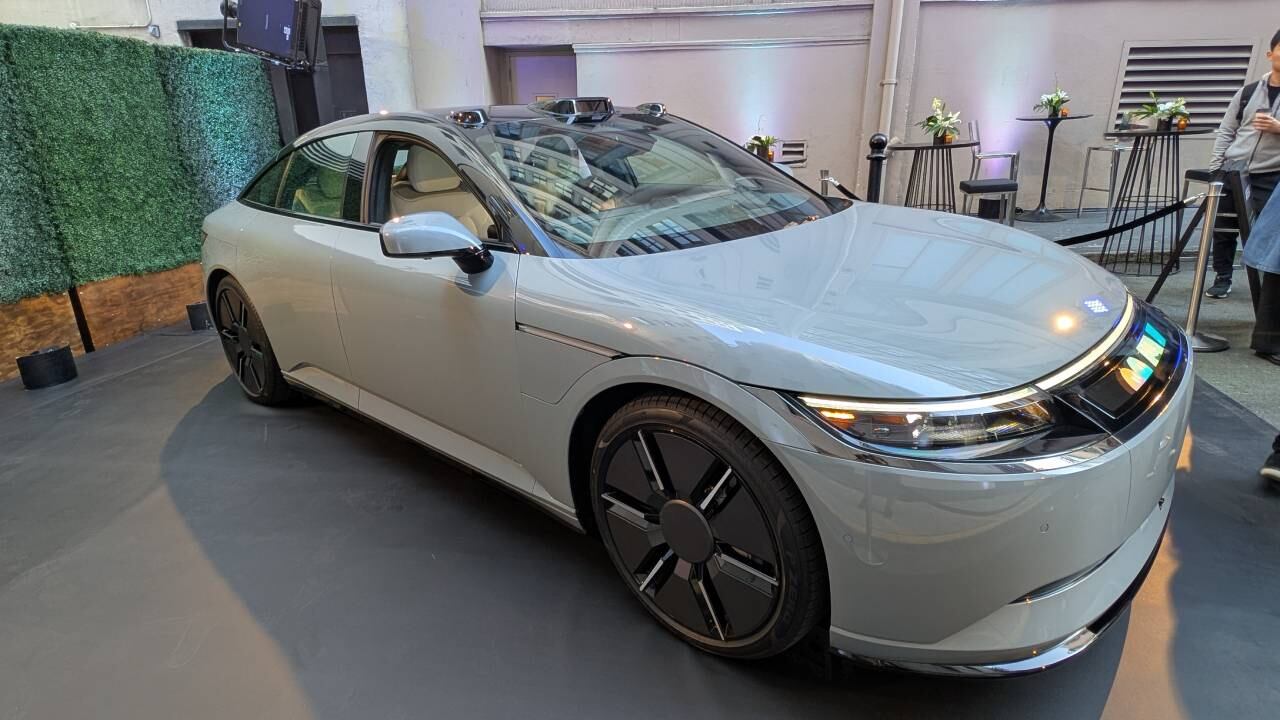 El proyecto de ley en Estados Unidos busca imponer un cargo anual de USD 250 a propietarios de vehículos eléctricos para financiar el mantenimiento vial.