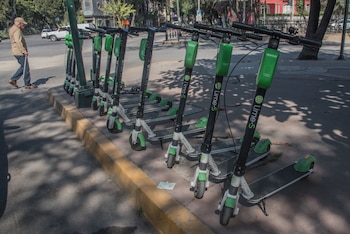 Ecobici evalúa incorporar scooters de micromovilidad para cubrir trayectos de primera y última milla, reforzando la oferta innovadora de movilidad en la capital mexicana. (FOTO: MARIO JASSO /CUARTOSCURO.COM)