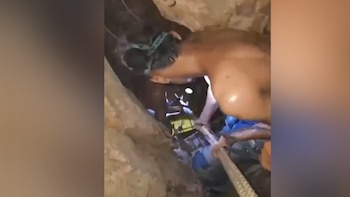 Dos trabajadores quedaron soterrados en una mina clandestina en el oriente salvadoreño: Uno de ellos falleció