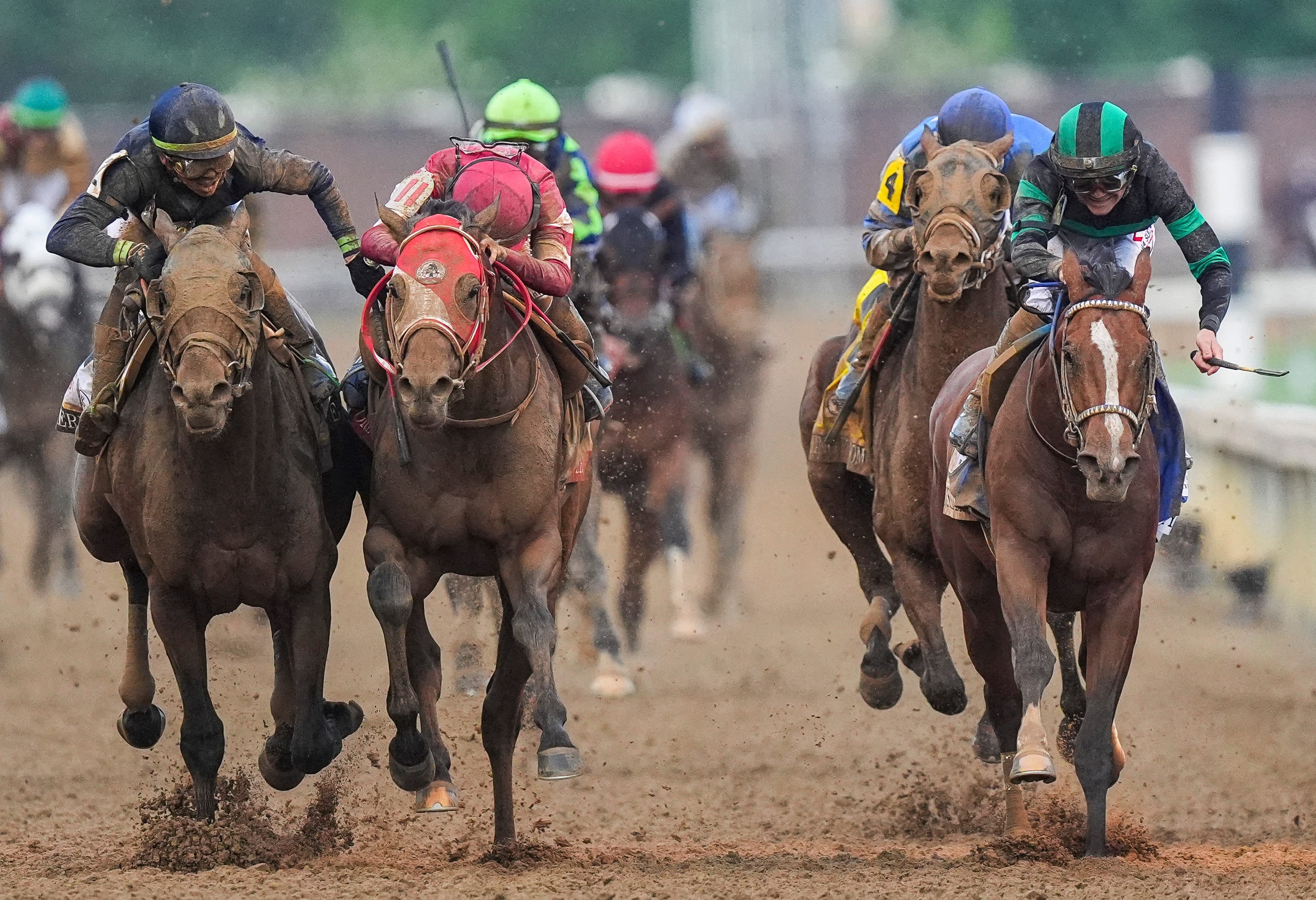 La fisioterapia equina y las simulaciones de situaciones de carrera forman parte de la intensificación del trabajo previo al Kentucky Derby (Matt Stone-USA TODAY Sports)