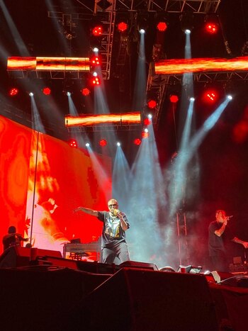 El cachorro abrió su concierto