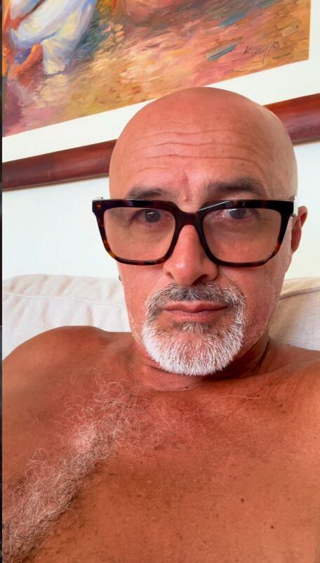 Carlos Alcántara sorprendió al mostrar una imagen inesperada que desató miles de reacciones y convirtió su nombre en tendencia en pocas horas. (Instagram)