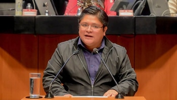 Gibrán Ramírez, recordó los escándalos de Morena de mayo a agosto.