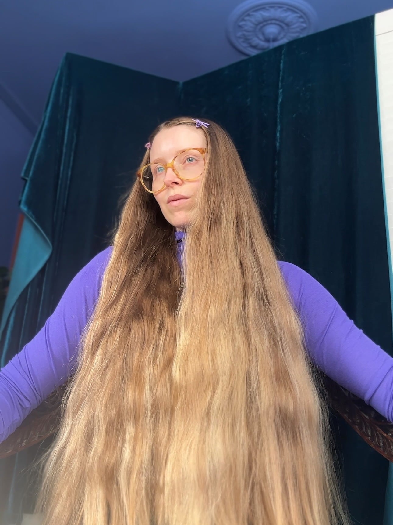 Los suscriptores de OnlyFans pagan 6 dólares mensuales por el contenido capilar de Cave y pueden sumar un costo extra por mensajes privados (Instagram/@JESSIECAVE)