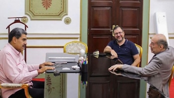 El excanciller Álvaro Leyva visitó