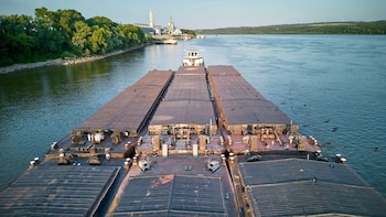 La principal vía fluvial del comercio exterior argentino tendrá un nuevo esquema de control