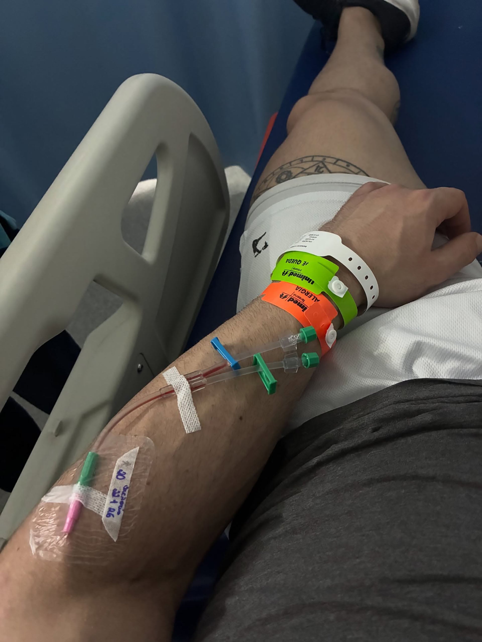 El culturista compartió imágenes de su rehabilitación (@ranierilf)