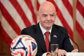 La medida de FIFA pone atención en las federaciones de rango medio, donde la exposición competitiva de jóvenes es limitada (REUTERS/Kent Nishimura/Archivo)