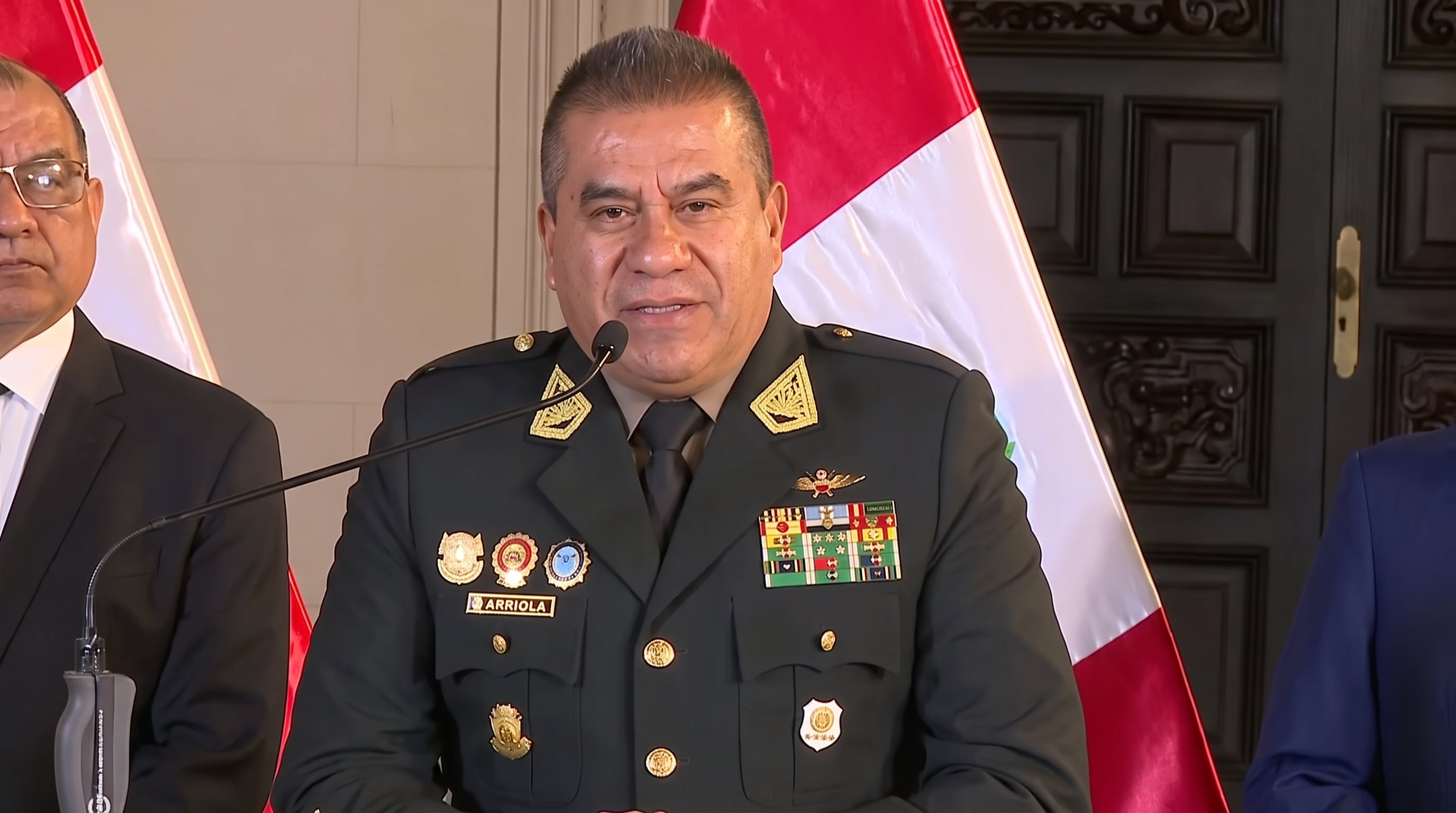 Óscar Arriola anunció su salida como director general de la PNP tras los cuestionamientos sobre su eficacia en la lucha contra la criminalidad. (Crédito: Captura video/Tv Perú) (Imagen Ilustrativa Infobae)