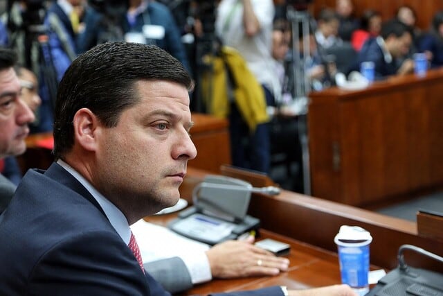 El senador Mauricio Gómez Amín reiteró sus señalamientos al Gobierno Petro, por lo que consideró una incertidumbre constante, promovida por el presidente Gustavo Petro - crédito Colprensa