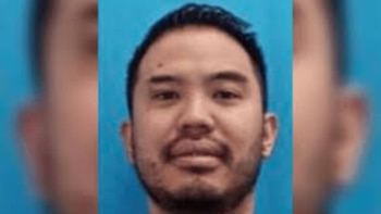 El acusado permanece bajo custodia,