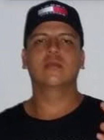 Asesinan dos jóvenes en una