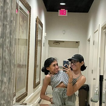 Carmen y Lupita se han