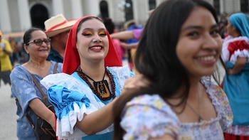 El Salvador: Una tarde de danza y cultura en el Centro Histórico de San Salvador