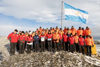 Funcionarios e integrantes de la