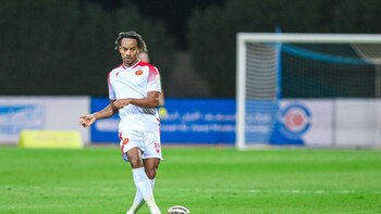 André Carrillo lleva un gol