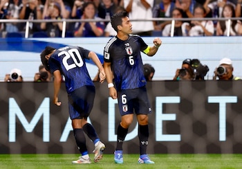 El japonés Wataru Endo, símbolo de la selección nipona, se lesionó y no podrá jugar el Mundial 2026 (REUTERS/Issei Kato)